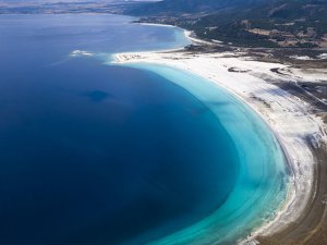 Salda Gölü'nde sigara içmek yasaklandı
