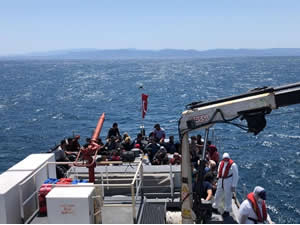 Ayvalık’ta 57 düzensiz göçmen kurtarıldı