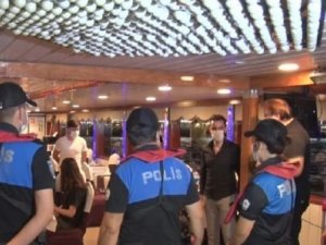 İstanbul Boğazı'ndaki teknelerde korona denetimi yapıldı