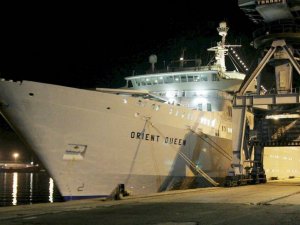 Beyrut'taki patlamada hasar gören ‘Orient Queen’ isimli yolcu gemisi battı