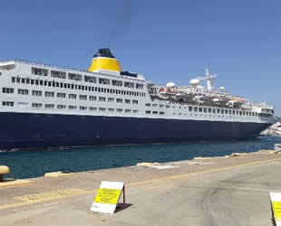 Lüks yolcu gemisi Marmaris’e bu kez yolcusuz geldi