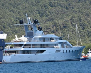 ‘Pacific’ adlı lüks yata Marmaris’te akaryakıt ikmali yapıldı