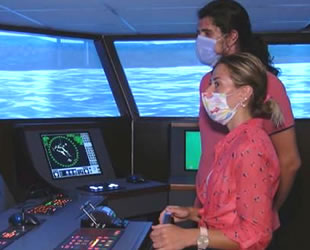 İÜ'de gemi simülatöründe uygulamalı kaptanlık eğitimi veriliyor