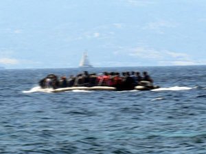 Kurtarılan bottakiler FETÖ şüphelisi çıktı