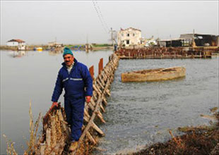 Karataş Dalyanı'nda kirlilik tehdidi!