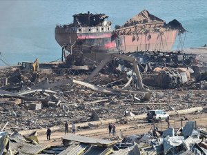 Lübnan’a 42 ülkeden 5 gemi yardım ulaştı