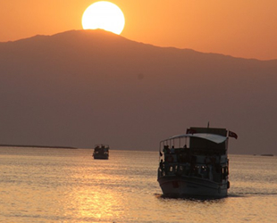 Beyşehir Gölü'ndeki günbatımı turları ilgi görüyor