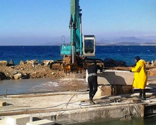 Muğla'da deniz tabanına yapılan beton duvarlar kaldırıldı