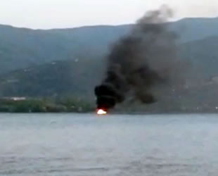 Sapanca Gölü’nde tekne yandı: 4 kişi kurtarıldı