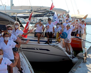 Bodrum'da kadın yelkenciler barışa yelken açtı