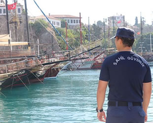Sahil Güvenlik ekiplerinin tekne ve plaj denetimleri turistlere güven verdi