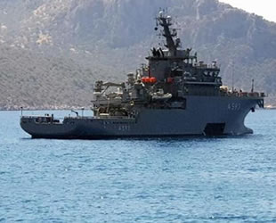 Kaş'ta Türk savaş gemilerinin bekleyişi sürüyor