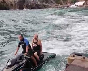 Bartın'da gezi teknesi karaya oturdu