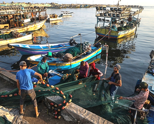 İsrail, Gazze'de avlanma mesafesini 15 mile çıkardı