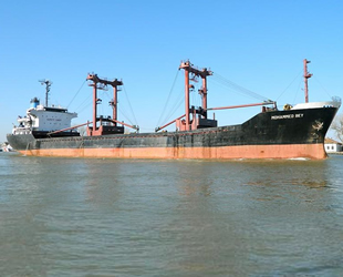 Libya'da Hafter milisleri, Ras Lanuf Limanı'nda ‘Mohammed Bey’ isimli gemiye saldırdı