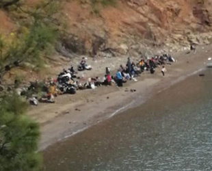 Antalya'da arıza yapan tur teknesindeki 190 düzensiz göçmen yakalandı