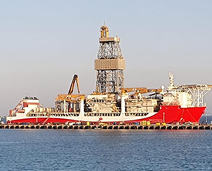 Kanuni sondaj gemisi kırmızı beyaza boyandı