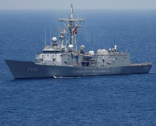 Türk gemisi, Meis Adası yakınlarında seyrediyor