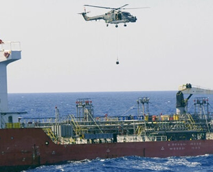 Bingazi'ye jet yakıtı taşıyan 'Merchant Vessel Royal Diamond 7' isimli gemi durduruldu