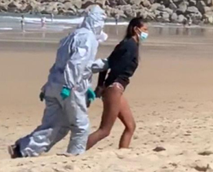 İspanya'da korona virüse yakalanan kadın sörf yaparken yakalandı