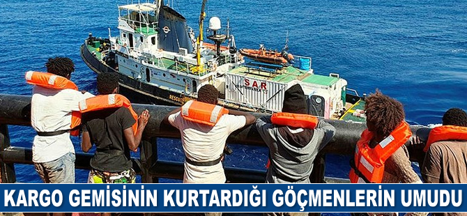 'Maersk Etienne' isimli kargo gemisinin kurtardığı göçmenlerin bekleyişi sürüyor