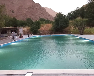 Hakkari’de yarı olimpik yüzme havuzu hizmete açıldı