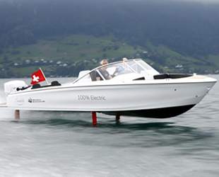 Uçan elektrikli sürat teknesi görücüye çıktı