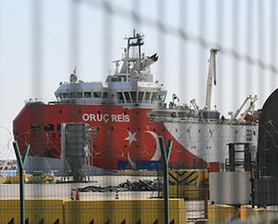 Oruç Reis sismik araştırma gemisi, yeniden Antalya Limanı'na demirledi