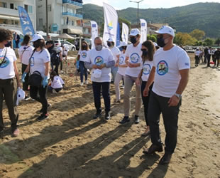 Karamürsel'de plaj ve deniz temizliği gerçekleştirildi