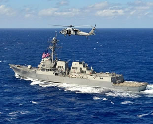 ABD savaş gemisinin Venezuela kıyısına demir atması tansiyonu yükseltti