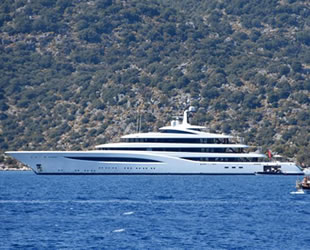 ‘Faith’ isimli lüks yat, Kekova’ya demir attı