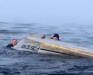 Rusya'da alabora olan teknedeki 3 balıkçı, son anda kurtarıldı
