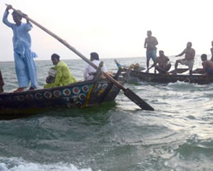 Uganda'da yolcu teknesi alabora oldu: 5 ölü