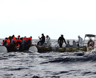Tunus'ta göçmenleri taşıyan tekne battı: 11 ölü