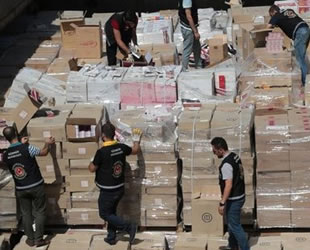 Zeytinburnu açıklarında yabancı bayraklı gemiye kaçak sigara operasyonu düzenlendi