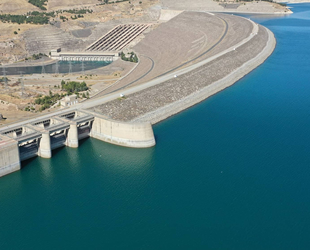 Atatürk Barajı’nda üretilen balıklar yöre halkının geçim kaynağı oluyor