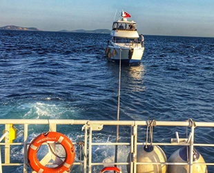 Ahırkapı’da sürüklenen tekneyi Kıyı Emniyeti ekipleri kurtardı