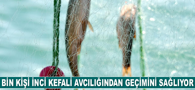 Van'da balıkçı eşleri, balık ağı örecek