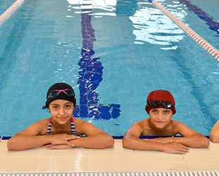 Denizsiz kentin çocukları milli yüzücü olmak için kulaç atıyor