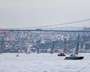 Cumhurbaşkanlığı Uluslararası Yat Yarışları, İstanbul Boğazı'nda başladı