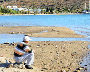 Bodrum’da deniz 15 metre çekildi, adacıklar oluştu