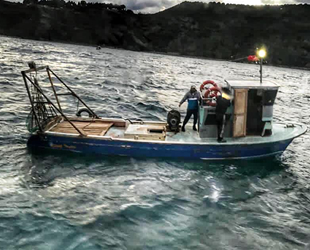 İstanbul Boğazı'nda arızalanan tekne kurtarıldı