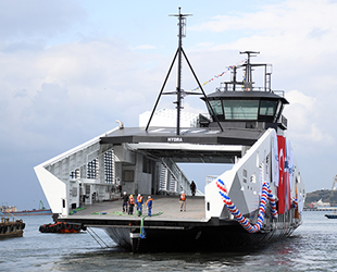 Dünyanın ilk hidrojen yakıtlı feribotu denize indirildi