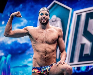 Milli yüzücü Emre Sakçı durdurulamıyor! Bir Avrupa rekoru daha kırdı!