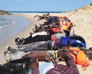 Libya'da 100 kişinin öldüğü tekne faciasında onlarca ceset karaya vurdu