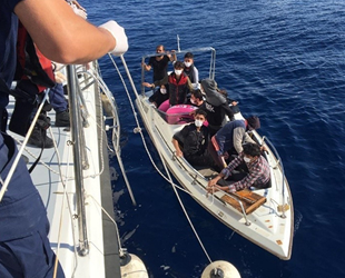 Mersin'de teknede 13 kaçak göçmen yakalandı