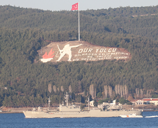 Yunan savaş gemisi, Türk bayrağı açmadan Çanakkale Boğazı’ndan geçti