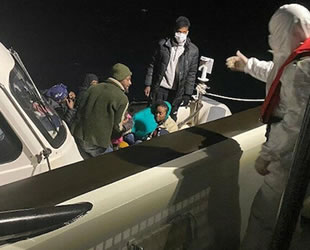 Çeşme’de 33 düzensiz göçmeni Sahil Güvenlik ekipleri kurtardı