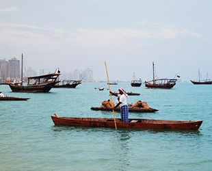 Katar'da Geleneksel Ahşap Tekne Festivali, geçmiş zamanda yolculuğa çıkarıyor