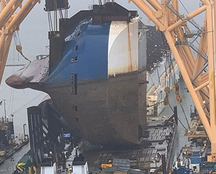 Brunswick Limanı’nda batan Golden Ray gemisi, parçalara ayrılıyor